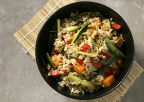 Salteado de arroz integral con verduras