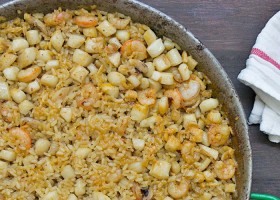 Arroz con sepia y gambas