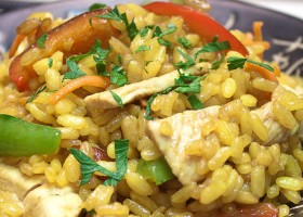 Arroz con pollo al estilo chino
