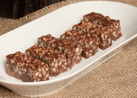 Turrón de chocolate con arroz inflado
