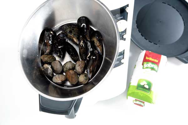 paso 4 receta ingrediente 175 g de almejas, 300 g de mejillones