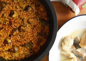 Arroz a banda con alcachofas